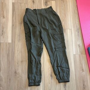 Express Women’s Dark Green Cargo Pants